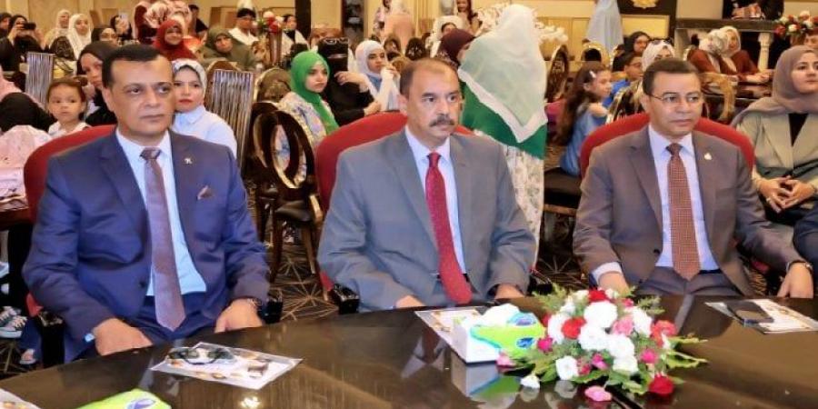 محافظ سوهاج يشهد احتفالية تكريم أوائل الشهادات بمدرسة الأرقم للبنات - هرم مصر