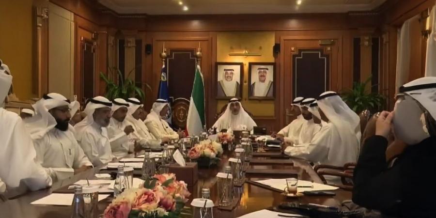 اليوسف مترأساً الاجتماع الأول لفريق تنظيم إنشاء الحسينيات - هرم مصر