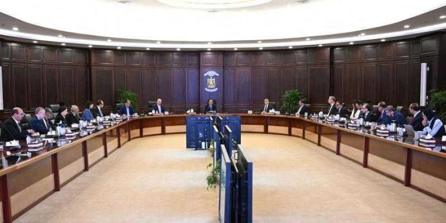 رئيس الوزراء يتابع جهود توفير المنتجات البترولية لقطاعي الصناعة والزراعة والقطاعات التنموية المختلفة - هرم مصر