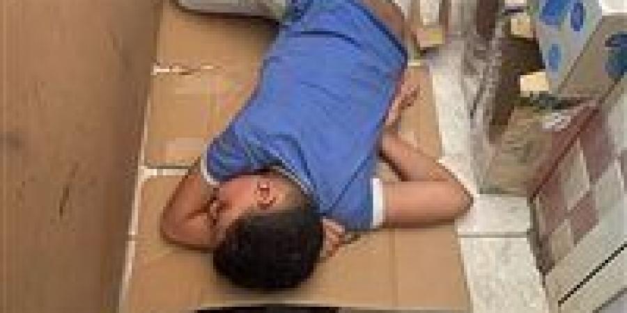 بينام على باب المحل.. صورة لصغير قتل على يد سارق خلال دفاعه عن مال والده ببورسعيد تشعل السوشيال ميديا - هرم مصر