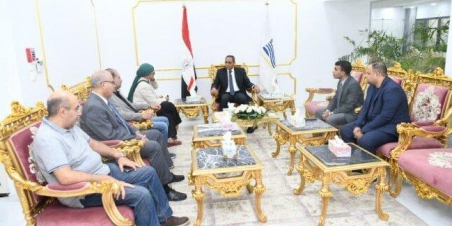 محافظ قنا يبحث مع رئيس معهد تكنولوجيا المعلومات سبل التعاون لدعم تدريب وتأهيل الشباب - هرم مصر