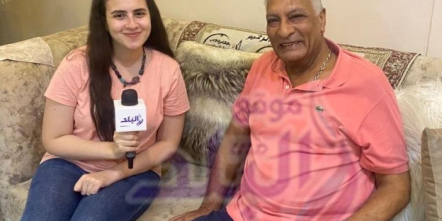 أول ظهور لـ حمدي إسماعيل بعد خروجه من المستشفى | خاص - هرم مصر