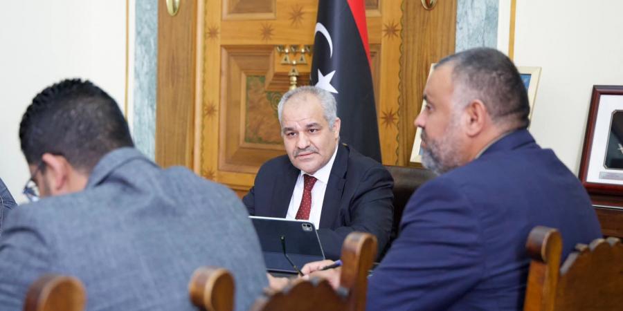 المركزي يبحث التوسع في الدفع الإلكتروني ويؤكد جاهزية مشروع “راتبك لحظي” - هرم مصر