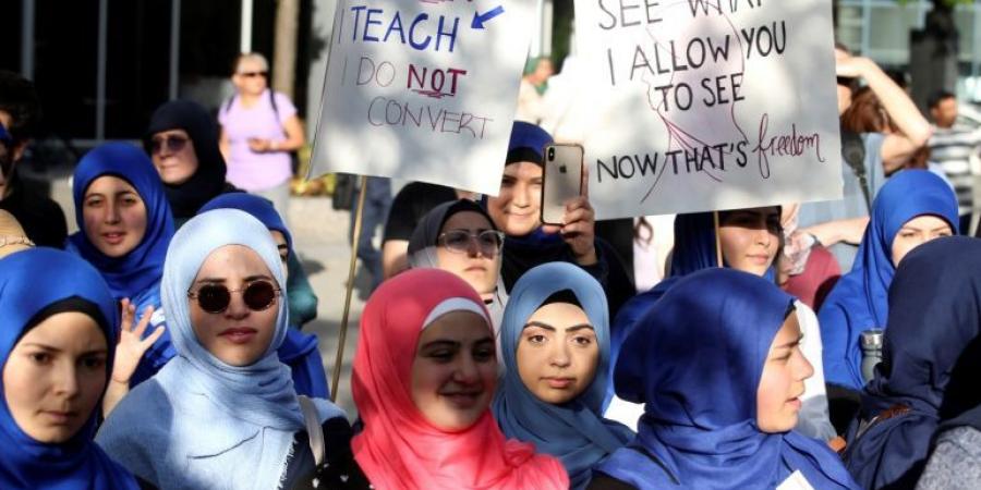 منظمات حقوقية تحذر من تحرك كيبك لحظر الصلاة في الأماكن العامة - هرم مصر