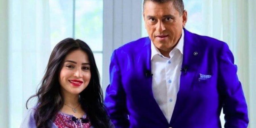 مي عز الدين: ياسمين عبد العزيز اتخانقت معايا عشان أقف على رجلي تاني - هرم مصر