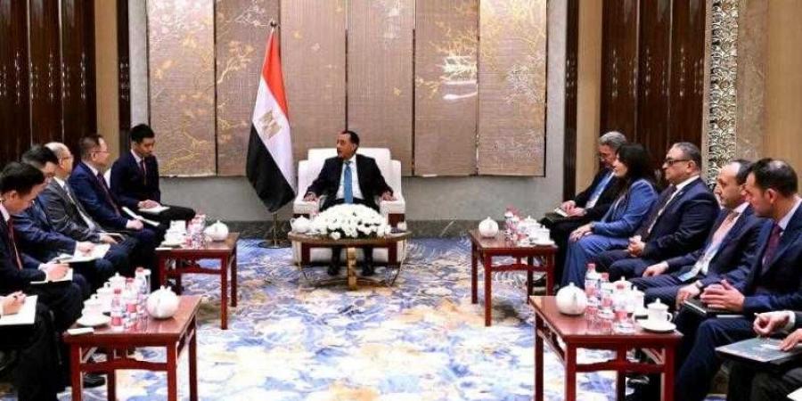 وزير الزراعة يشارك في احتفالية محافظة القليوبية بعيدها القومي الـ157 - هرم مصر