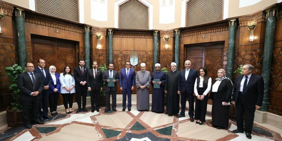 شيخ الأزهر ووزير الصحة يشهدان توقيع بروتوكول تعاون بين الوزارة ومجمع البحوث الإسلامية - هرم مصر