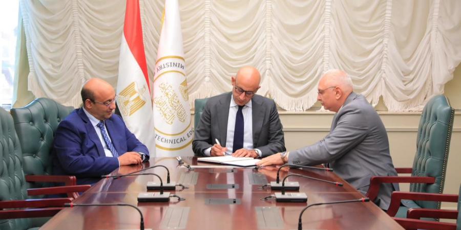 وزير التعليم يعتمد نتيجة الدبلومات الفنية دورثان بنسبة 89.88% - هرم مصر