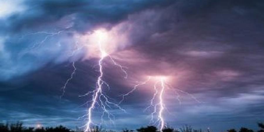 علماء يتتبعون البرق في الوقت الحقيقي باستخدام قمر ناسا الصناعي - هرم مصر