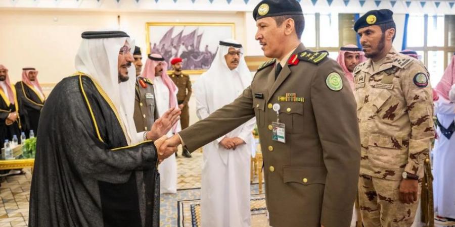 أمير القصيم يستقبل أصحاب الفضيلة والوكلاء والمحافظين ومديري العموم بالمنطقة - هرم مصر