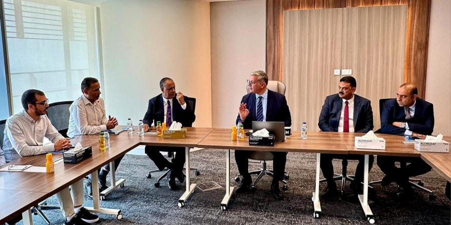 وزير البترول يتفقد مقر شركة إنبي في أبوظبي.. صور - هرم مصر