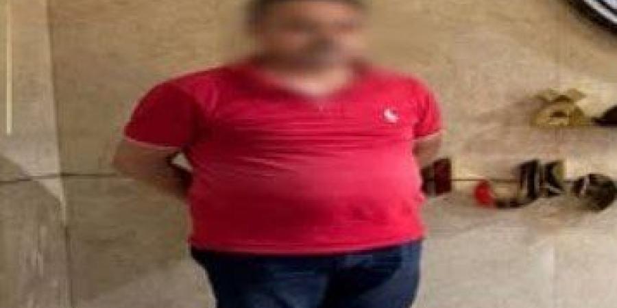 ضبط شخص بتهمة النصب على راغبي الحصول على تأشيرات الدخول والإقامات للبلاد - هرم مصر