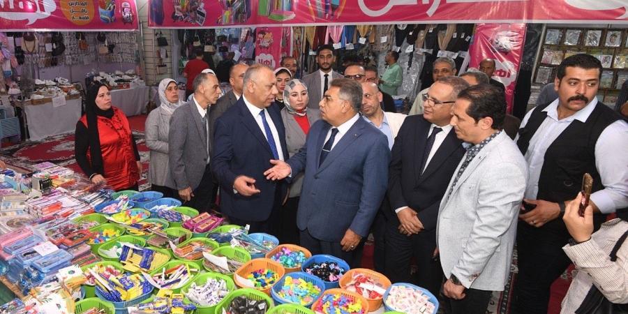 محافظ الدقهلية يفتتح معرض "أهلاً مدارس" بالمنصورة - هرم مصر