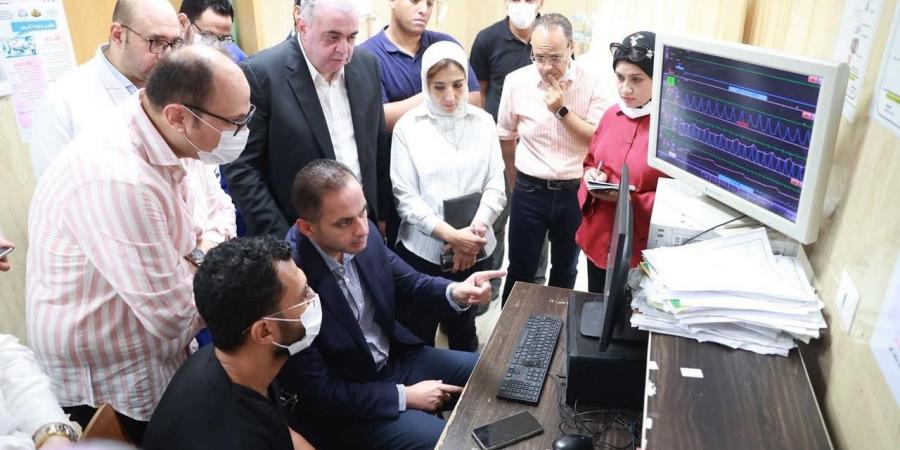 نائب وزير الصحة يتفقد المنشآت الصحية بمركز ملوي بالمنيا لتعزيز جودة الخدمات - هرم مصر