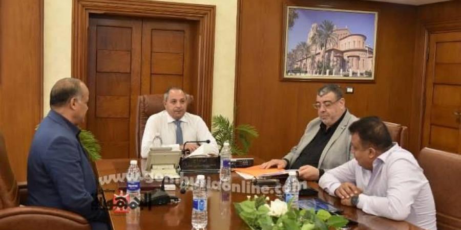 محافظ بورسعيد يدرس آليات تنفيذ مقترحات تطوير التعليم الفني - هرم مصر