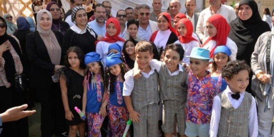 محافظ الدقهلية يشهد ختام الأنشطة الطلابية بمدرسة المتميزة للغات - هرم مصر