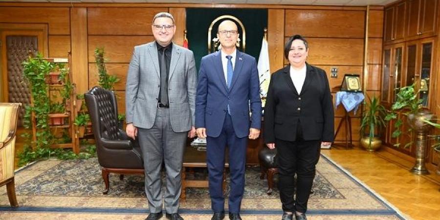 المنشاوي يرأس لجنة اختيار عميد كلية الفنون الجميلة - هرم مصر