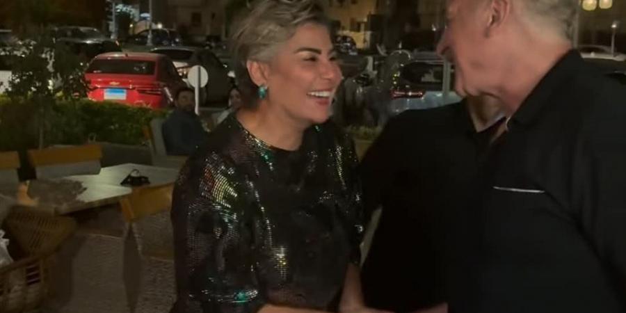 بحضور بوسي شلبي ومفيدة.. أول ظهور للمخرج عمر زهران بعد خروجه من السجن - هرم مصر