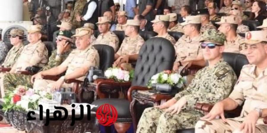 «خطوة جديدة».. وزير الدفاع وقائد القيادة المركزية الأمريكية يشهدان انطلاق المرحلة الرئيسية لتدريب النجم الساطع 2025 - هرم مصر