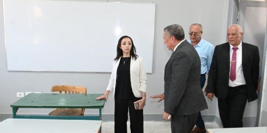 محافظ البحيرة تتفقد عددًا من المدارس بمركز بدر للوقوف على جاهزيتها - هرم مصر