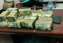 ارتفاع سعر الدولار في عدن يضاعف الفجوة الاقتصادية مع صنعاء ويثير قلق الخبراء جريدة هرم مصر