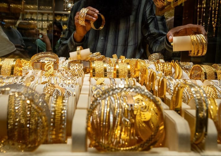 استقرار سعر الذهب في مصر وعيار 21 يسجل 6950 جنيه للجرام وفقًا لآخر التحديثات