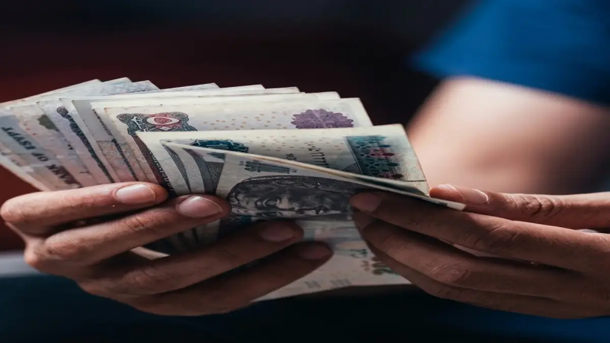 الحكومة تقرر صرف منحة قدرها 1500 جنيه للأسر والمنتفعين المسجلين رسميا في فئات محددة الكشف عن القائمة السرية المفاجئة من جريدة هرم مصر