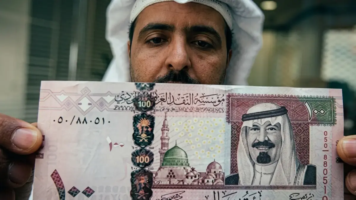 المتداولون يطيرون للحجز على فرصة استقرار سعر الريال السعودي في البنك الأهلي اليوم جريدة هرم مصر