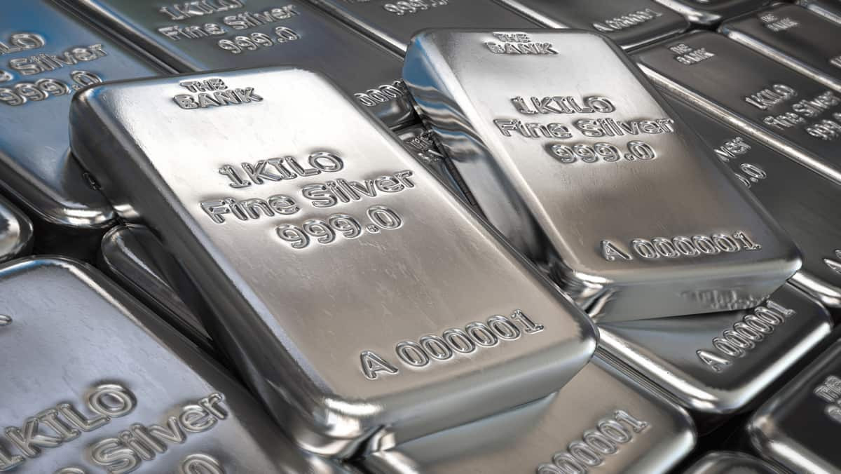 تراجع أسعار الفضة في مصر رغم استقرارها عالمياً وسعر عيار 999 يسجل 127.75 جنيه