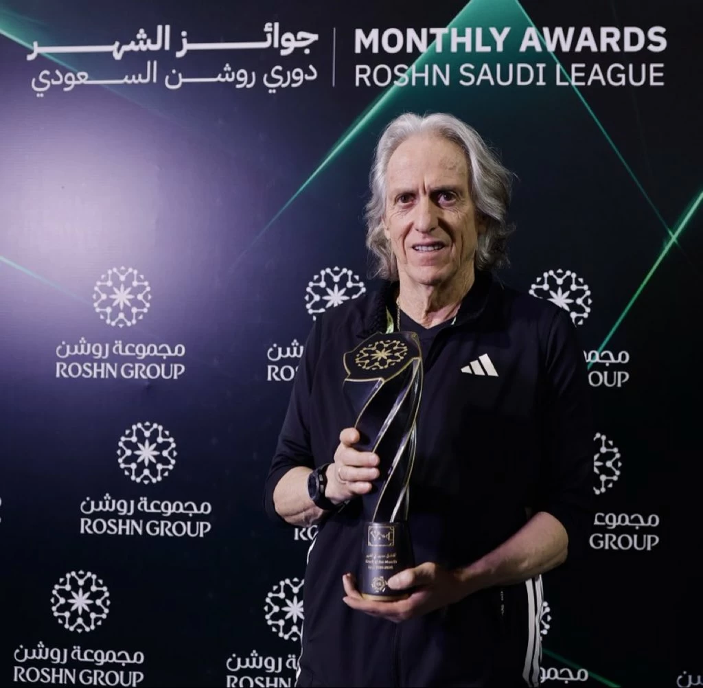 جيسوس يحقق لقب مدرب الشهر في السعودية ويتوج إنجازاته الكروية الرائعة بحفاوة الجماهير والنجاحات المستمرة
