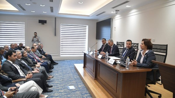 وكيل اتصالات النواب يؤكد أن الهواتف المحمولة أصبحت ضرورية ويطالب بخفض الأسعار وتوطين صناعة الهواتف في مصر جريدة هرم مصر