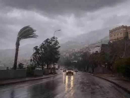 الأرصاد الجوية تكشف عن هطولات مطرية متوسطة إلى غزيرة تغطي معظم مناطق المملكة ليلة الثلاثاء والأربعاء
