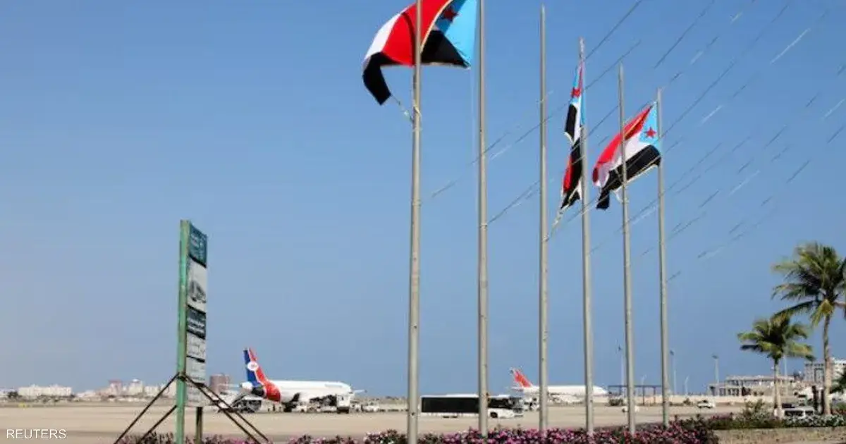 اليمن الحوثيون يشنون هجمات مكثفة على معسكر النصر وقاعدة بحرية استراتيجية في عدن