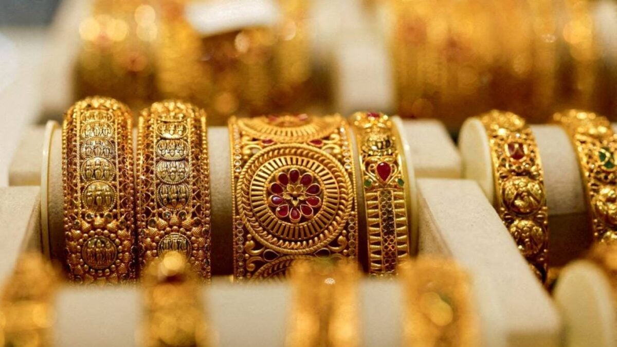 تراجع أسعار الذهب في السعودية اليوم السبت 20-5-1448 انخفاض قياسي لأكثر من ثلاثة بالمئة وأثر مباشر على السوق المحلي والمعادن الثمينة
