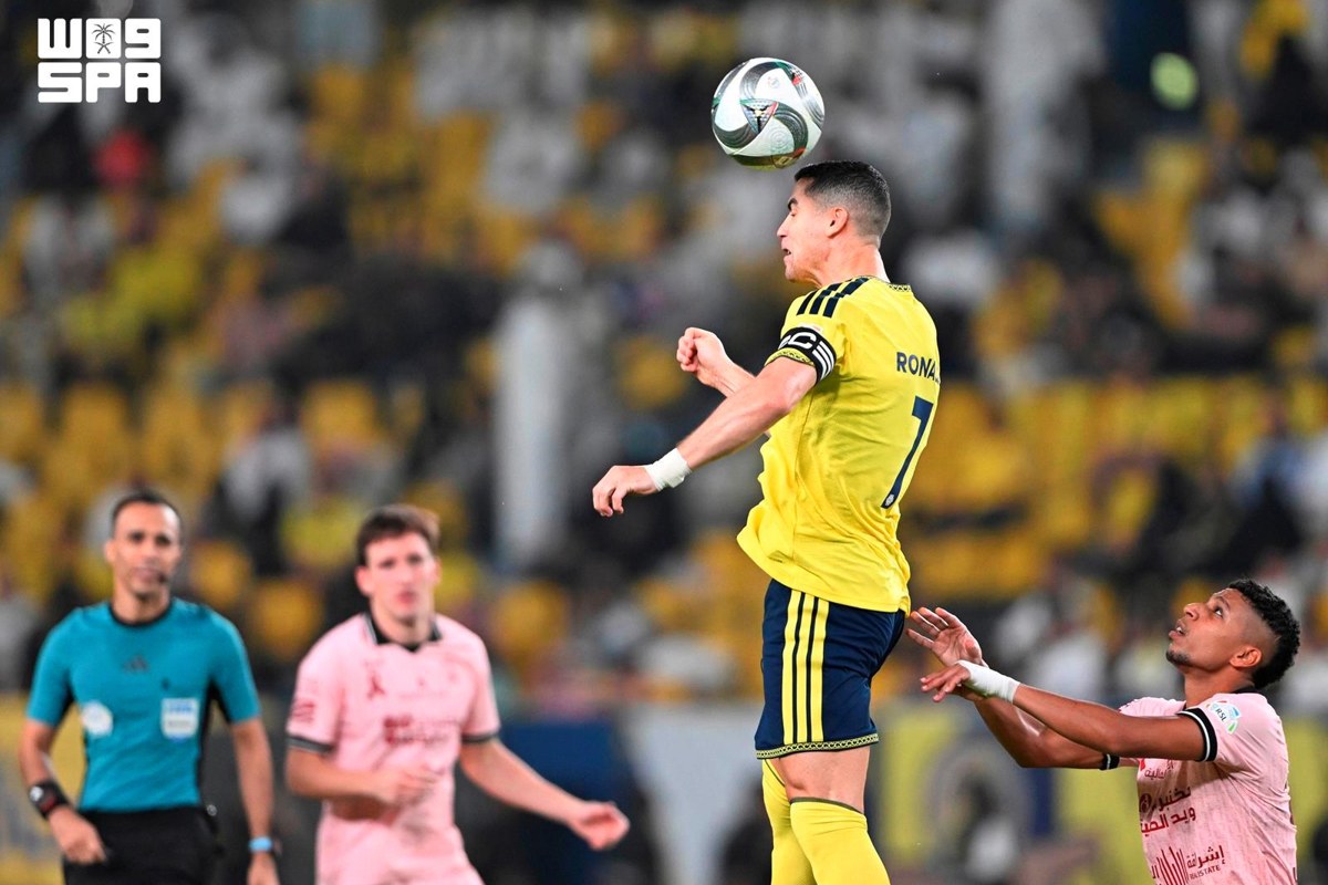 رونالدو يقود النصر للفوز على الخلود بخماسية في دوري روشن لكرة القدم