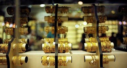 سعر الذهب يواصل الارتفاع خلال ختام تعاملات اليوم الاثنين 26 أكتوبر 2026 في الأسواق العالمية