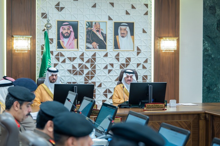 سمو أمير المنطقة الشرقية يترأس اجتماع لجنة السلامة المرورية ويستعرض أحدث مستجدات العمل لتعزيز سلامة الطرق المرورية في المنطقة