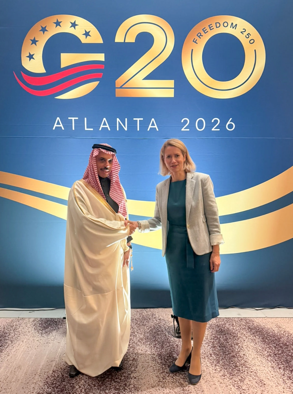 وزير الخارجية يناقش مع ممثلة الاتحاد الأوروبي التطورات الإقليمية وأثرها على الأمن والاستقرار